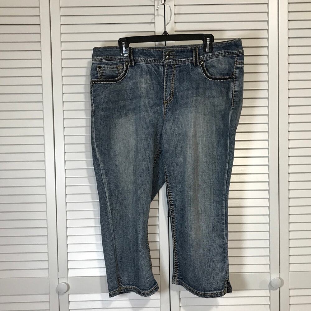 CB Celebrity Blues Denim Blue Mid Rise Straight Leg Capri Jeans Women 16